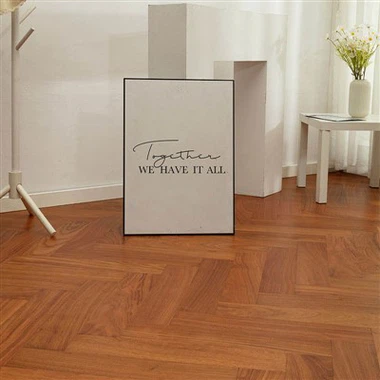 Oak Herringbone พื้นไม้เนื้อแข็งที่ออกแบบมา